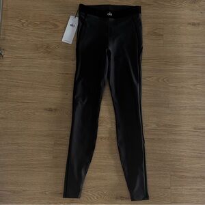 Alo Yoga Airlift High-Waist Moonlight Legging in Black size XS- NWT